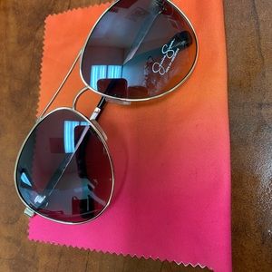 2/$10 Add another item to bundle. Jessica Simpson Aviator sunglasses